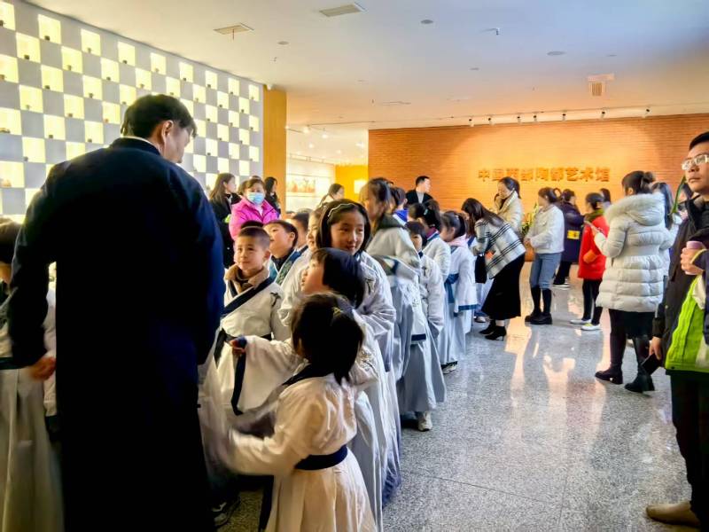 文化赋能：额济纳旗魔创文旅挖掘城市文化资源的实践探索